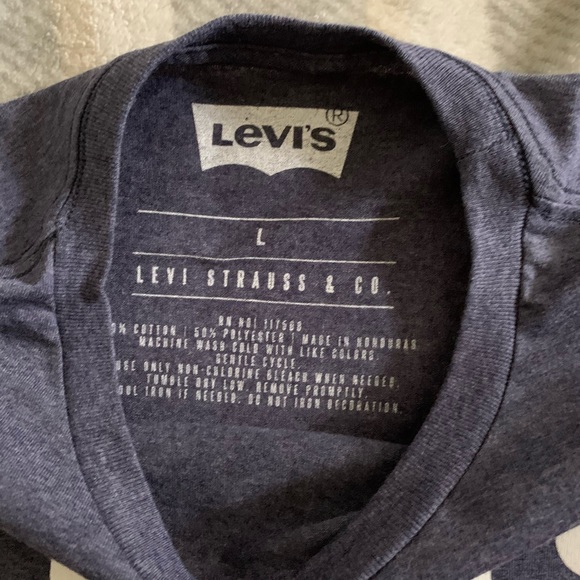 Mens Levi’s Tee - Picture 2 of 2